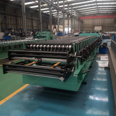La parete d'acciaio su misura di GI GL riveste il doppio rotolo di pannelli della piattaforma che forma la macchina per gli strati del tetto del metallo