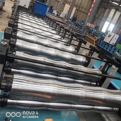 Rotolo lustrato ad alta velocità d'acciaio delle mattonelle del ferro che forma il taglio idraulico della macchina 3-5m/min