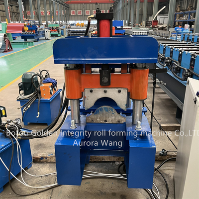 Rotolo infiammante del tetto di buona qualità che forma le creste della macchina che fanno lampeggiamento Ridge Capping Roll Forming Machines del metallo della copertura