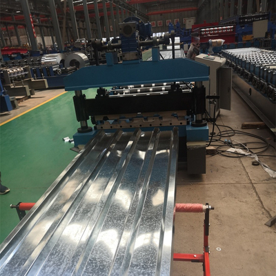 L'acciaio di colore del metallo ha galvanizzato il rotolo del pannello del tetto di 686 Ibr che forma la macchina per i materiali da costruzione