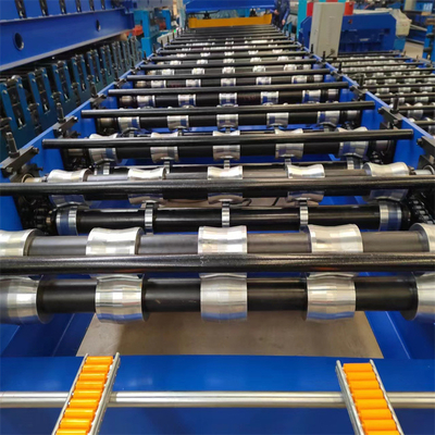 Casted dipinto metallo ha galvanizzato il rotolo del pannello del tetto di 840 Ibr che forma la macchina per i materiali da costruzione