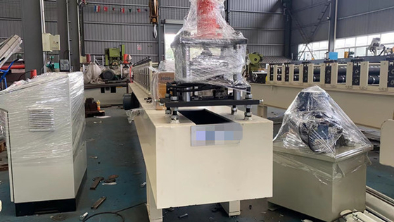 Rotolo dello sportello della schiuma dell'unità di elaborazione che forma macchina 380V 50Hz 3 fasi