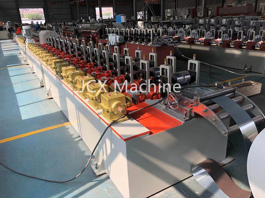 Rotolo dello sportello della schiuma dell'unità di elaborazione che forma macchina 380V 50Hz 3 fasi