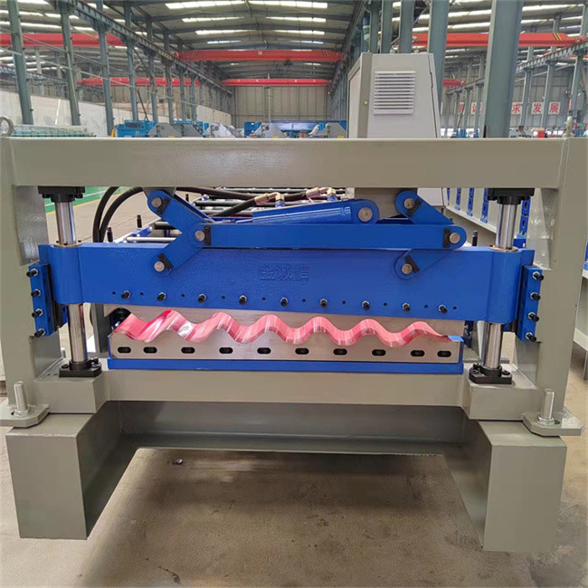 La fabbricazione della Cina ha ondulato il rotolo dello strato che forma la macchina utilizzata per lo strato del pannello di parete del tetto